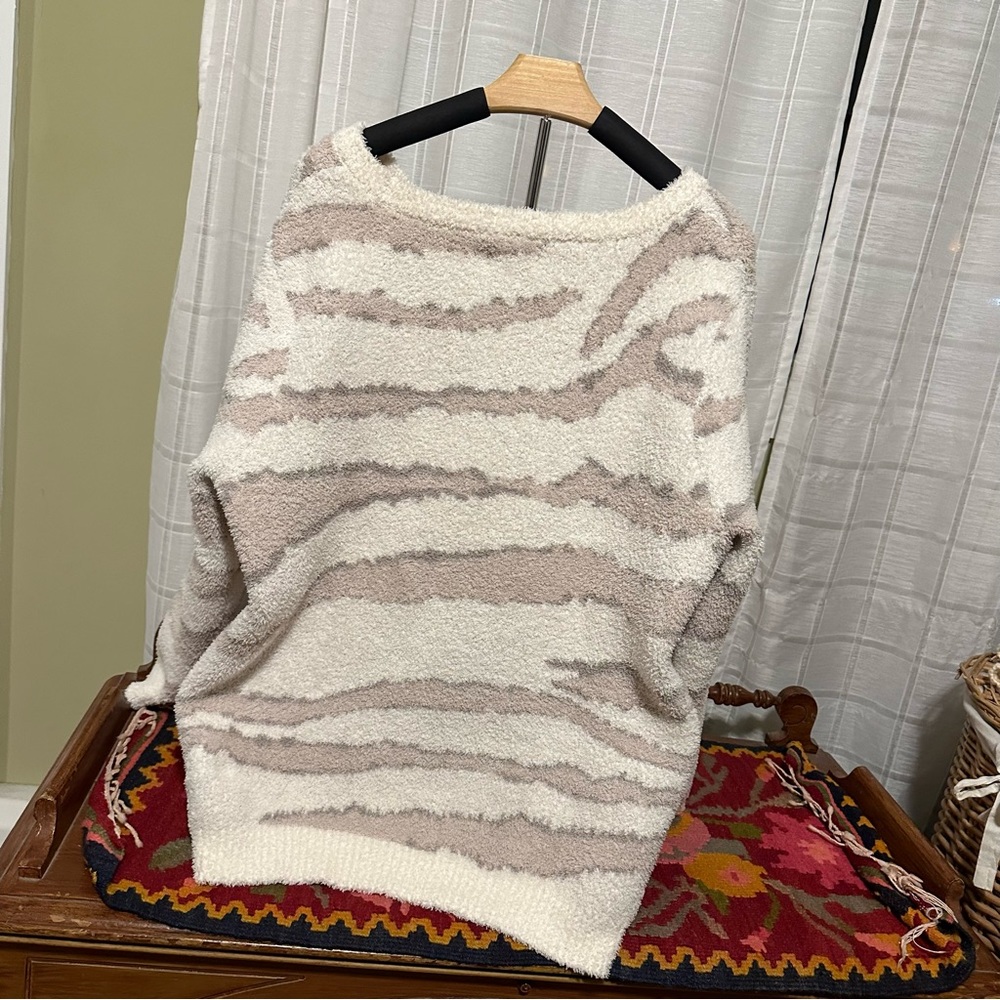 Barefoot Dreams Pullover -NWT- - Picture 2 of 5